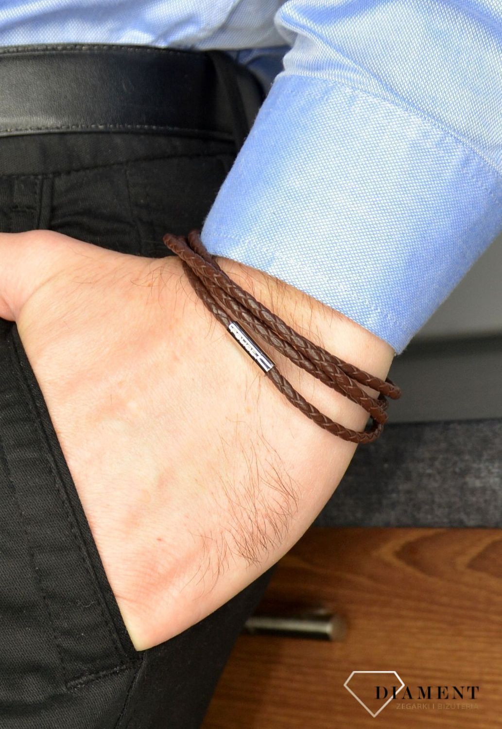 Bransoletka POLICE PJ.26267BLC-02. Brązowa, męska bransoleta firmy POLICE. Biżuteria z kolekcji męskiej to odpowiedź na coraz większe zainteresowanie tego typu dodatkami do stylizacji..jpg