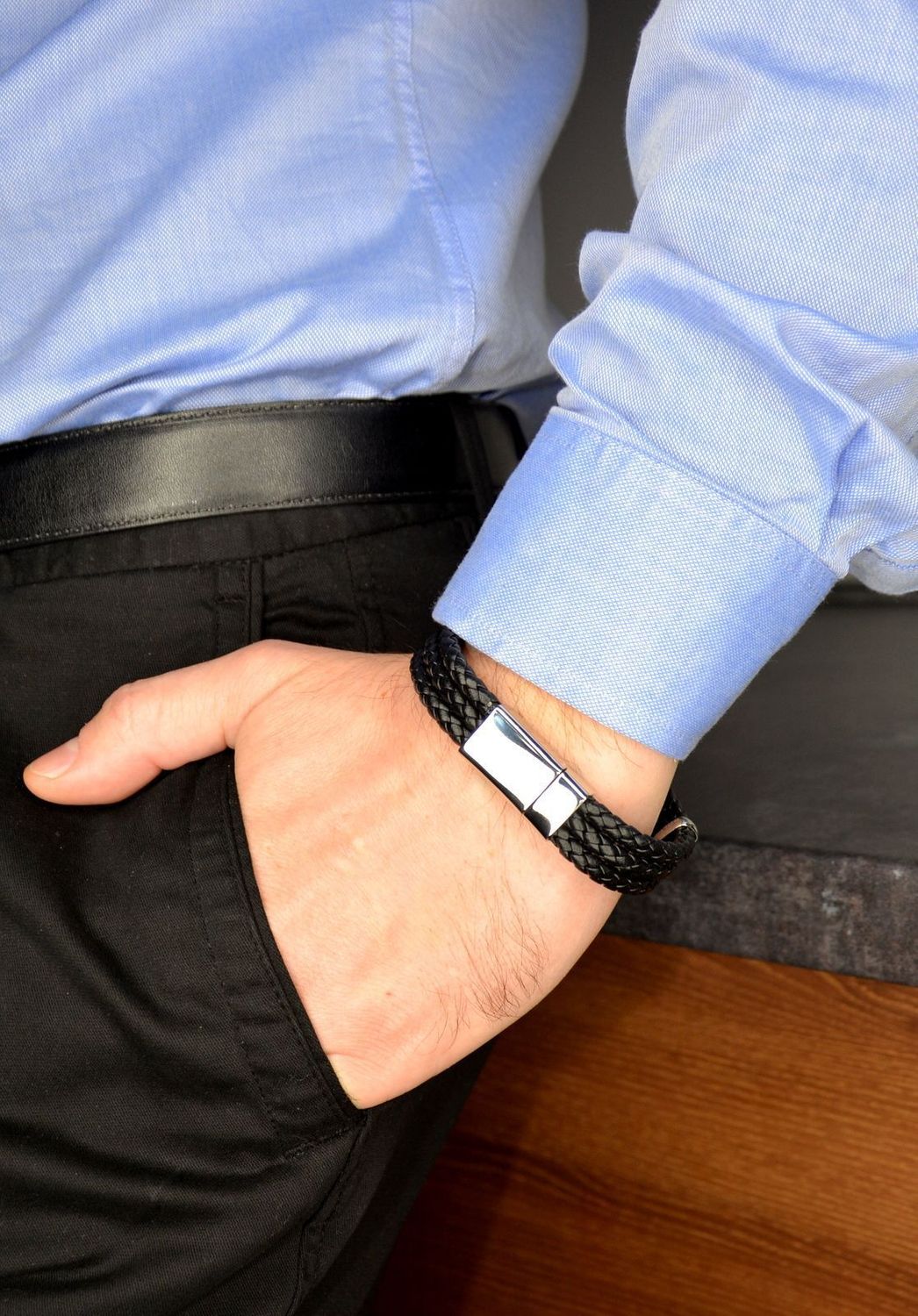 Bransoletka POLICE PJ.26321BLSB-01-L. Czarna, męska bransoleta firmy POLICE. Biżuteria z kolekcji męskiej to odpowiedź na coraz większe zainteresowanie tego typu dodatkami do stylizacji..jpg