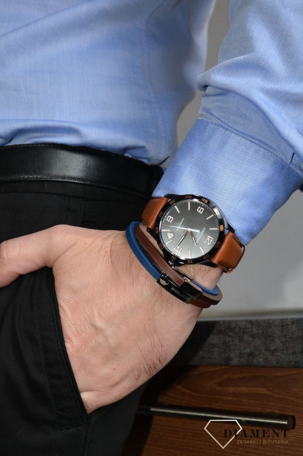 Bransoletka POLICE PJ.26555BLS-01. Trzy kolorowa, męska bransoleta firmy POLICE. Biżuteria z kolekcji męskiej to odpowiedź na coraz większe zainteresowanie tego typu dodatkami do stylizacji..jpg