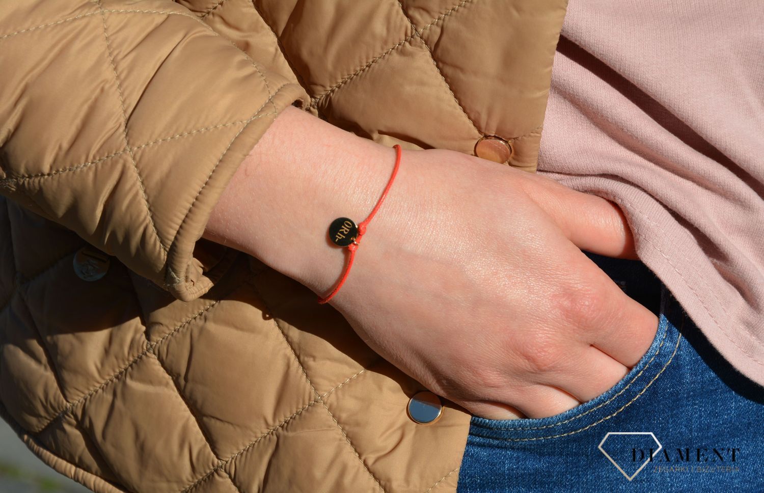 Złota bransoletka na sznurku czerwonym grupa krwi 0 Rh- PL0127BG14K. Piękna ozdoba dla młodych kobiet.  (2).jpg