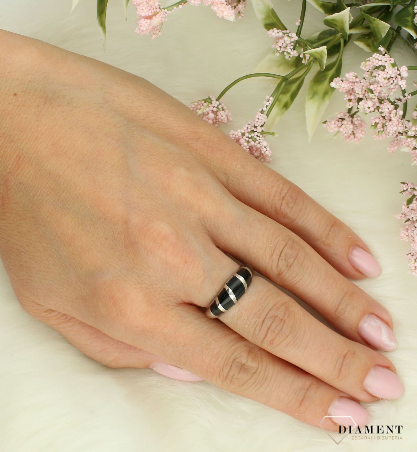 Srebrny pierścionek damski 925 z onyksem rozmiar 12 PM667. Pierścionek srebrny z onyksem. Srebrny pierścionek z ciemnym kamieniem. Pierścionek srebrny na prezent. Biżuteria z onyksami.5.jpg