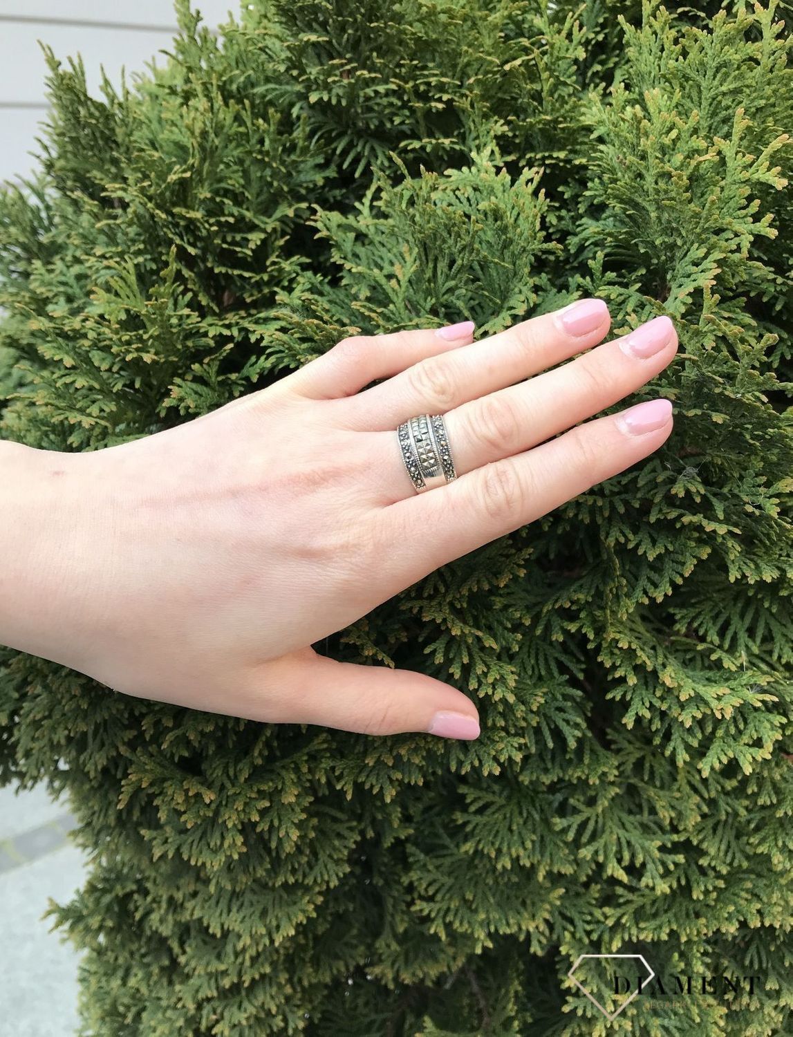 Szeroki pierścionek srebrny 926 z markazytami pół obrączka rozmiar 11 PRS-000000-381-925 5.jpg