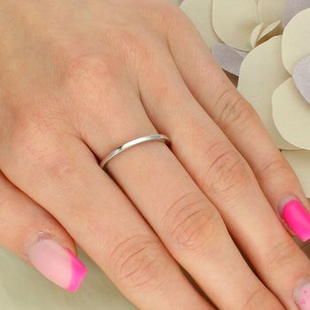 Srebrny pierścionek obrączka 925 gładka 1,5 mm. Minimalistyczna, delikatna biżuteria idealna do codziennego noszenia i zestawów (4).jpg