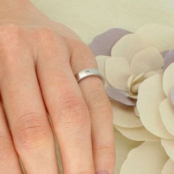 Srebrny pierścionek obrączka 925 z dwiema cyrkoniami – elegancka biżuteria damska (1).jpg