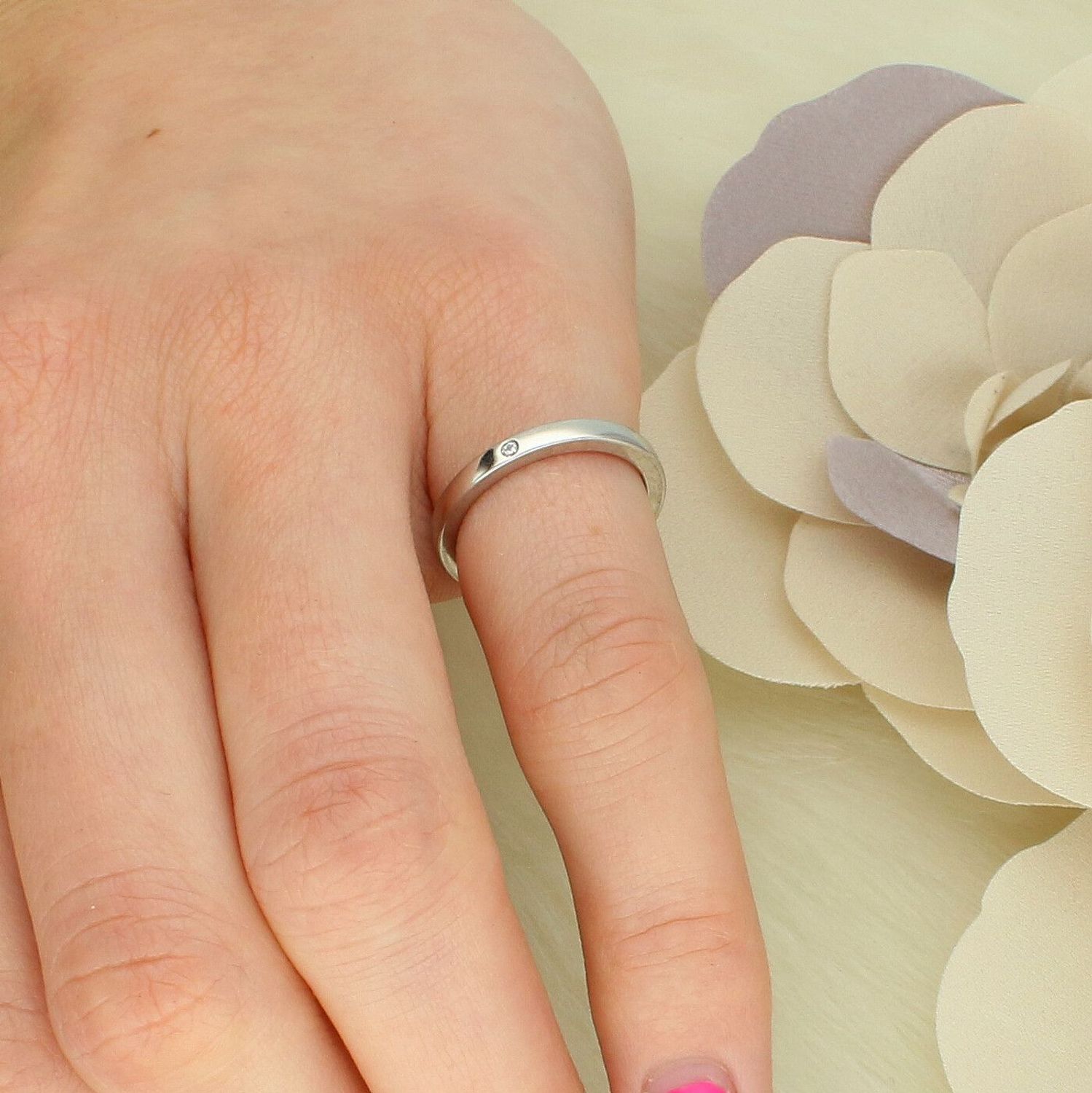 Srebrny pierścionek obrączka z czterema cyrkoniami – srebro 925.jpg