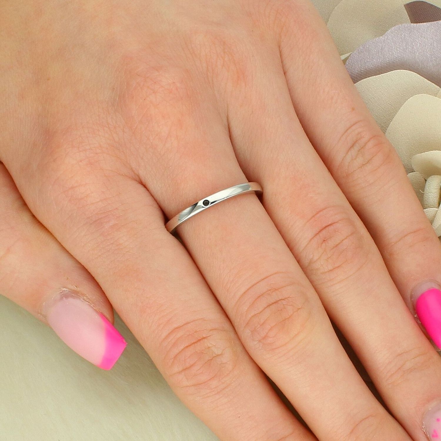 Srebrny pierścionek obrączka 925 z czarnymi cyrkoniami – minimalistyczna elegancja 2 mm (1).jpg