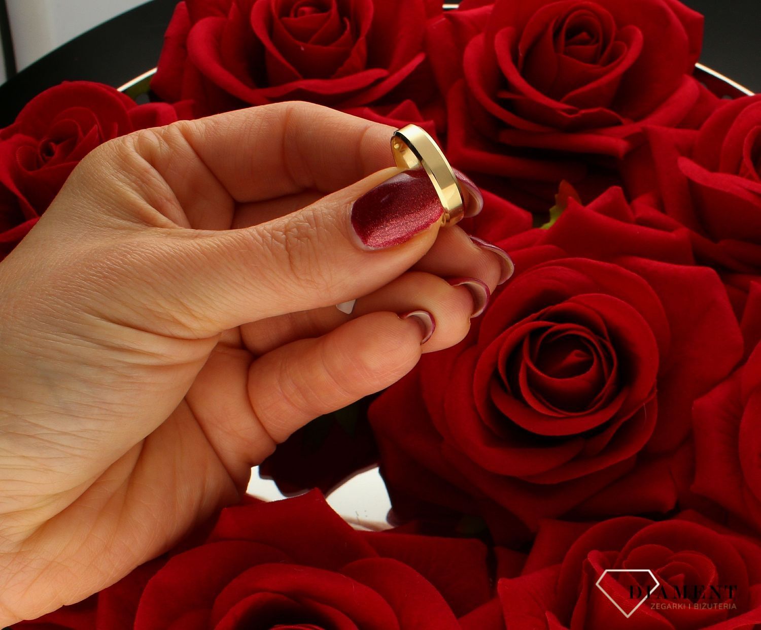 Obrączka z Fazą ścięte brzegi  4 mm 585 Płaska Powiedz tak obrączkom marki DIAMENT !☆ Obrączki ślubne w ponad 300 wzorach ☆ Darmowa dostawa ☆ Gwarancja ☆ Grawerowanie  (4).jpg