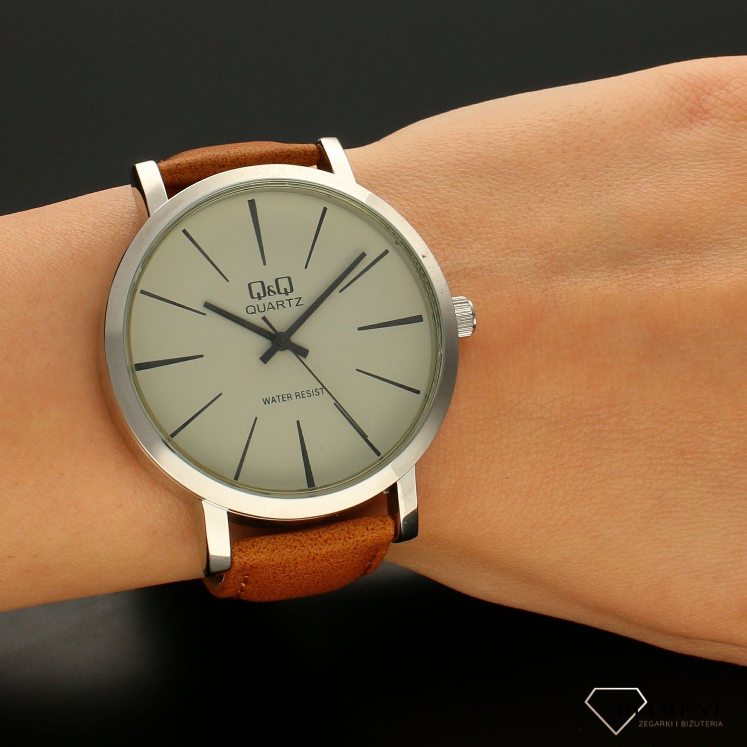 Zegarek męski Q&Q na brązowym pasku Q892-300⌚ Zegarki męskie na pasku✓ Wymarzony prezent ✓Prezent dla taty z grawerem✓ Prezent z grawerem✓ Autoryzowany sklep. ✓Grawer 0zł ✓Gratis Kurier 24h ✓Zwrot 30 dni.jpg