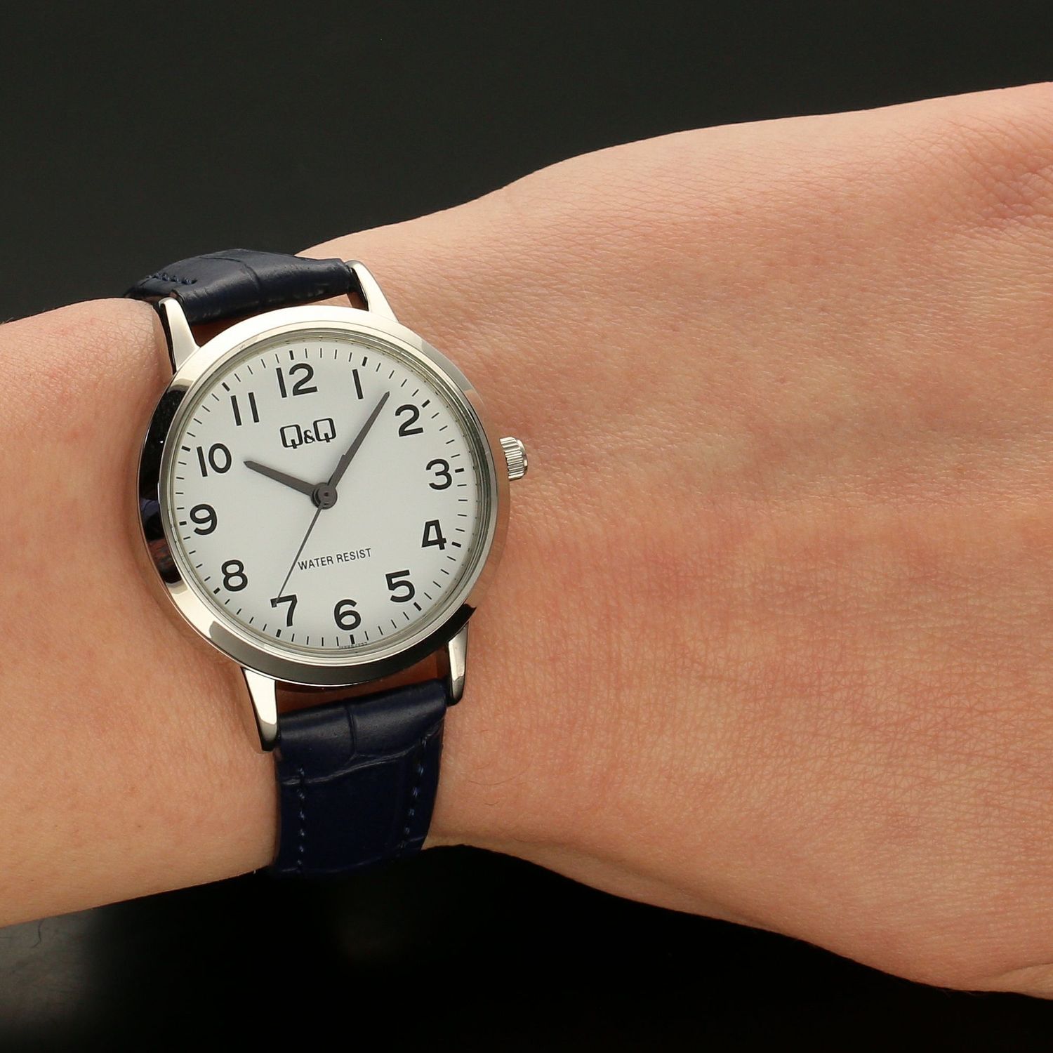 Zegarek damski na niebieskim pasku Q925-344 QQ (1).jpg