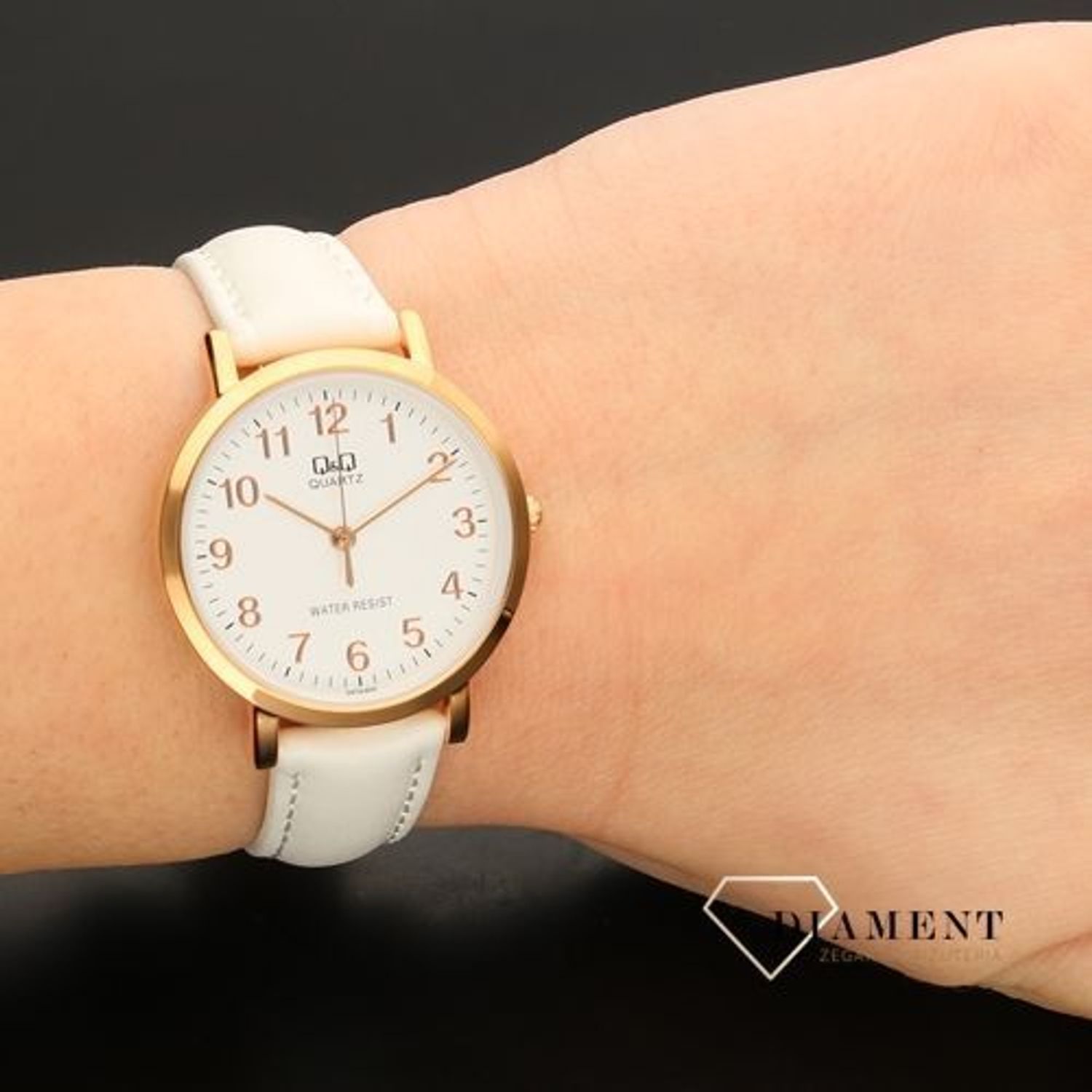 Damski zegarek Q&Q CLASSIC Q979-835.jpg