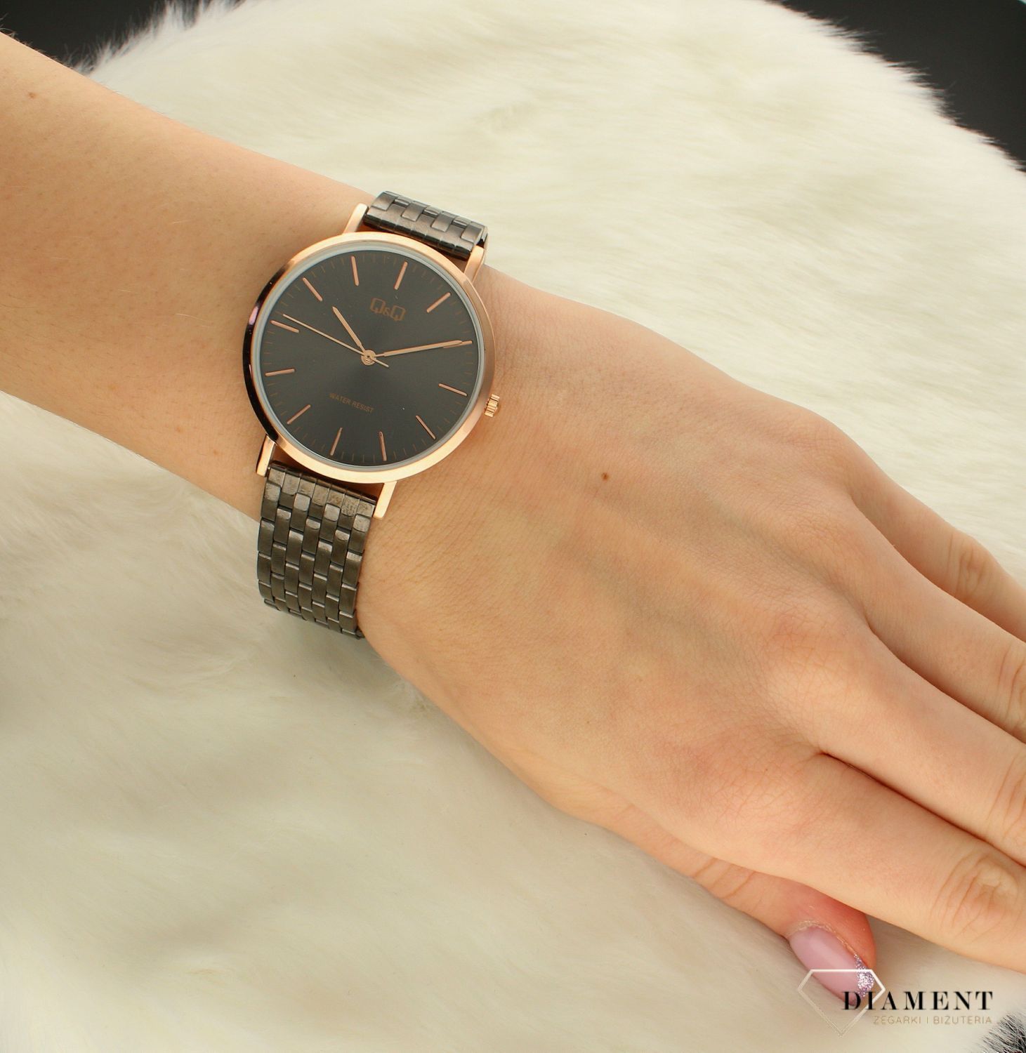 Zegarek damski QQ na bransolecie QA20-442.jpg