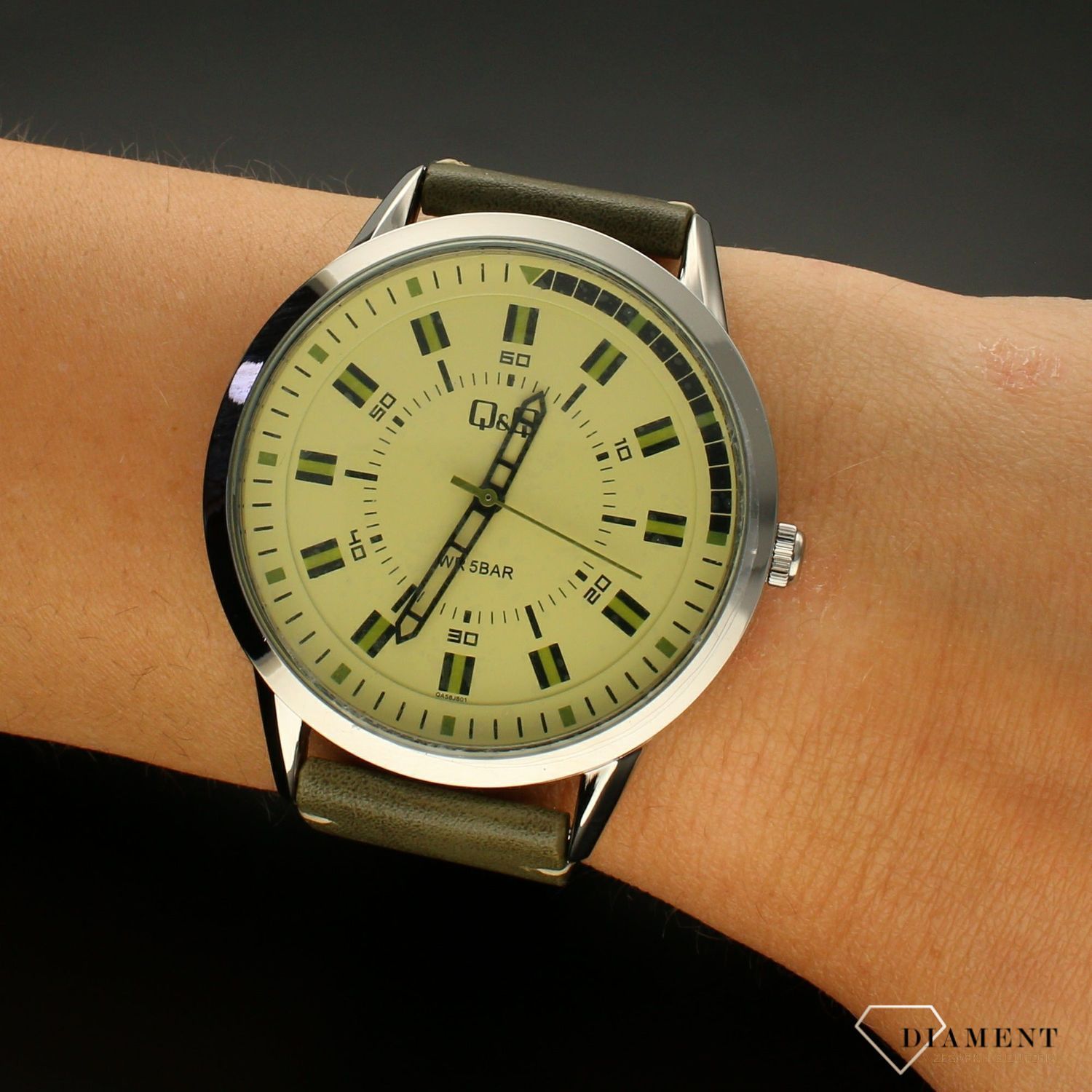 Zegarek męski na zielonym pasku QQ QA58-801. Zegarek męski QQ na pasku QB54-201.  Zegarki męskie na pasku✓ Wymarzony prezent ✓Prezent dla taty z grawerem✓ Prezent z grawerem✓ Autoryzowany sklep. ✓G 0zł ✓Gratis Kurier 24h.jpg