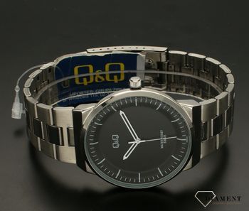 Zegarek męski klasyczny na bransolecie QQ QB06-202. Czarna tarcza zegarka z białymi indeksami (4).jpg