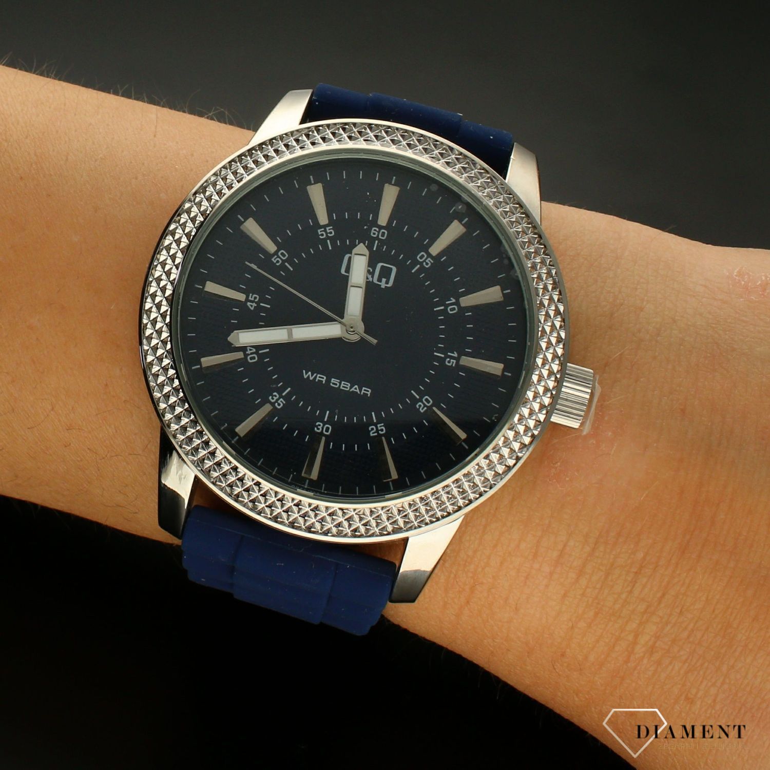 Zegarek męski sportowy QQ na granatowym pasku QB20-302.jpg