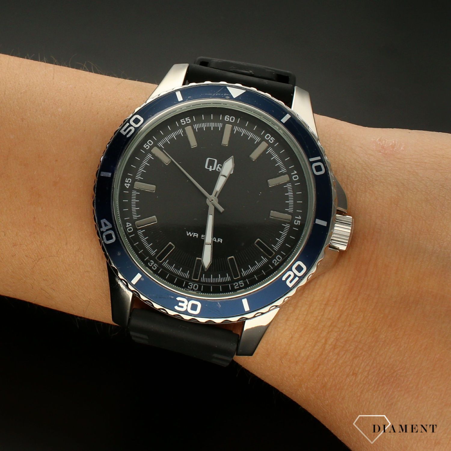 Zegarek QQ męski na czarnym pasku QB24-302. Zegarki męskie na pasku silikonowym✓ Wymarzony prezent ✓Prezent dla taty z grawerem✓ Prezent z grawerem✓ Autoryzowany sklep. ✓Grawer 0zł ✓2.jpg