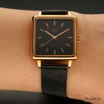 Zegarek damski na bransolecie w kolorze czarnym a koperta pozłacana. Zegarek QQ Fashion QB51-402 (1).jpg