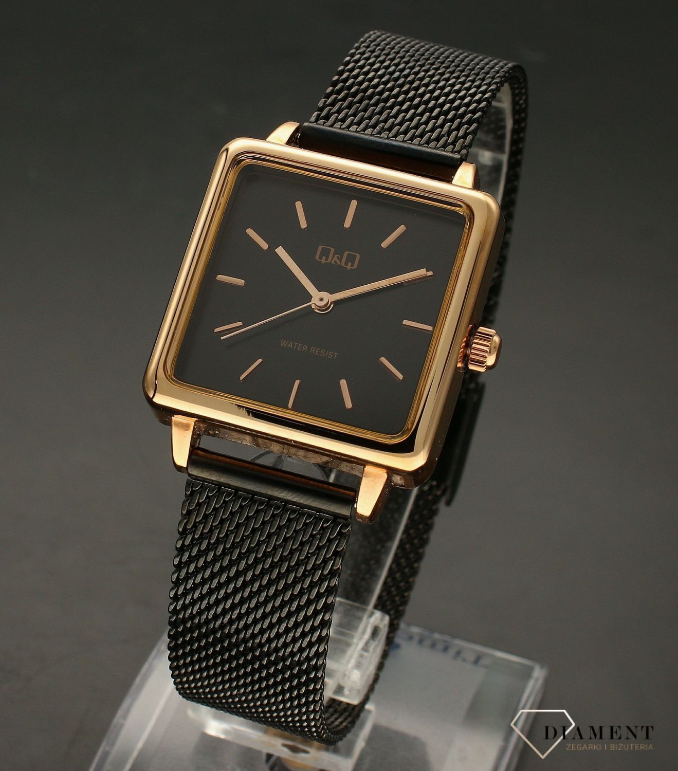 Zegarek damski na bransolecie w kolorze czarnym a koperta pozłacana. Zegarek QQ Fashion QB51-402..jpg