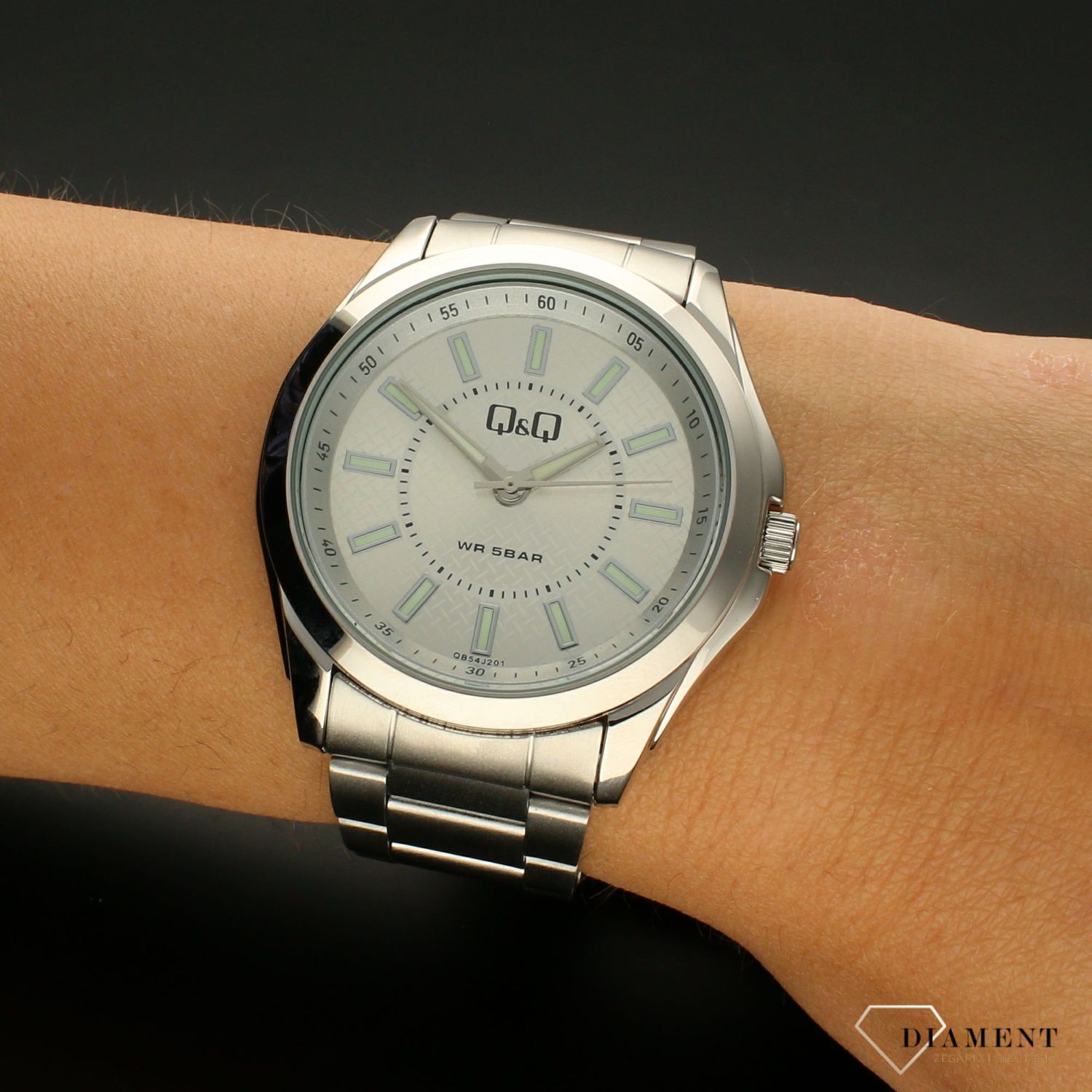 Zegarek męski QQ na bransolecie QB54-201.  Zegarki męskie na bransolecie✓ Wymarzony prezent ✓Prezent dla taty z grawerem✓ Prezent z grawerem✓ Autoryzowany sklep. ✓Grawer 0zł ✓Gratis Kurier 24h ✓Zwrot 30 dni.jpg