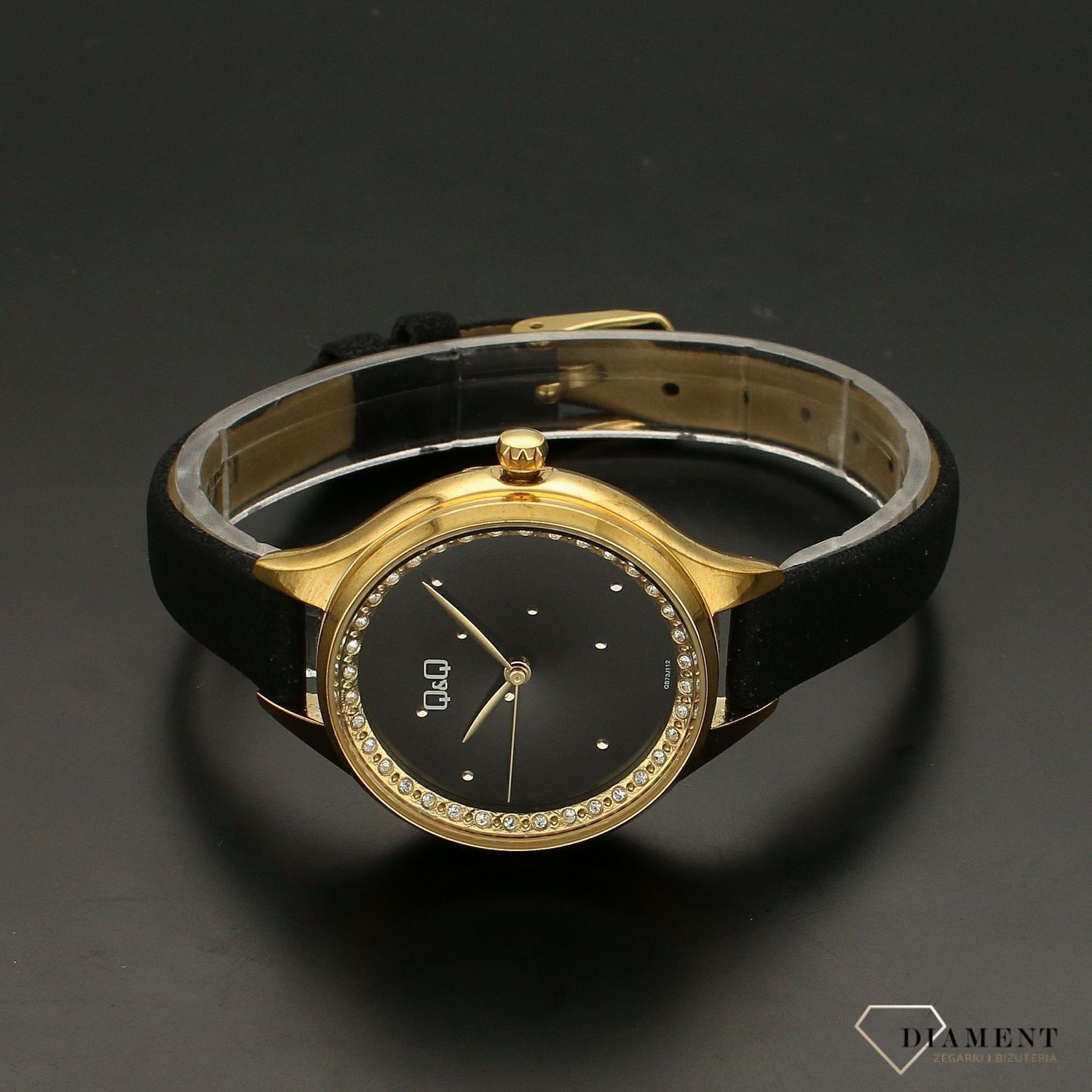 Zegarek damski biżuteryjny QQ QB73-112. Zegarek na pasku. Zegarek z cyrkoniami. Zegarek w złotym kolorze. Zegarek idealny na prezent. Idealny pomysł na prezent dla kobiety.  (3).jpg