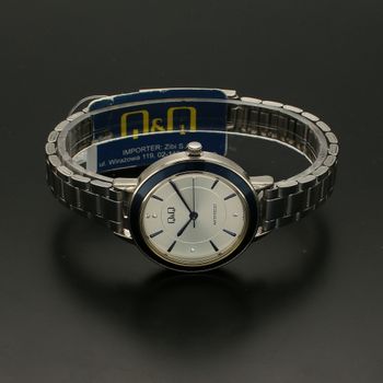 Zegarek damski na bransolecie QQ QB89-201. Zegarek na bransolecie. Zegarek w srebrnym kolorze. Zegarek z cyrkoniami. Idealny na prezent dla kobiety.  (1).jpg