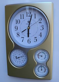 Zegar na ścianę złoty z termometrem i wilgotnościomierzem Perfect zegary na ścianę zegary do salonu zegary do biura (3).JPG