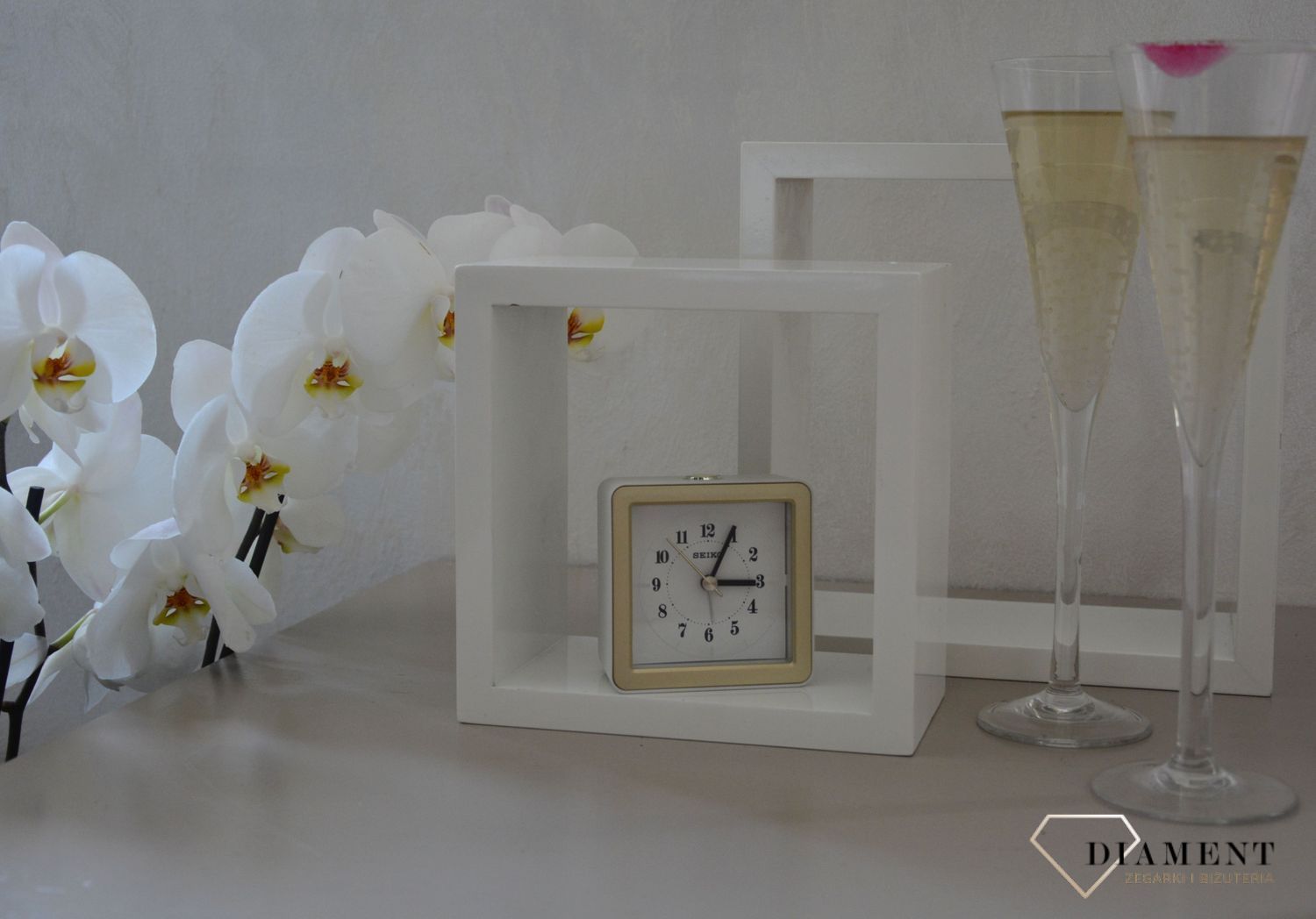 Budzik klasyczny QHE082W biały cichy mechanizm.jpg