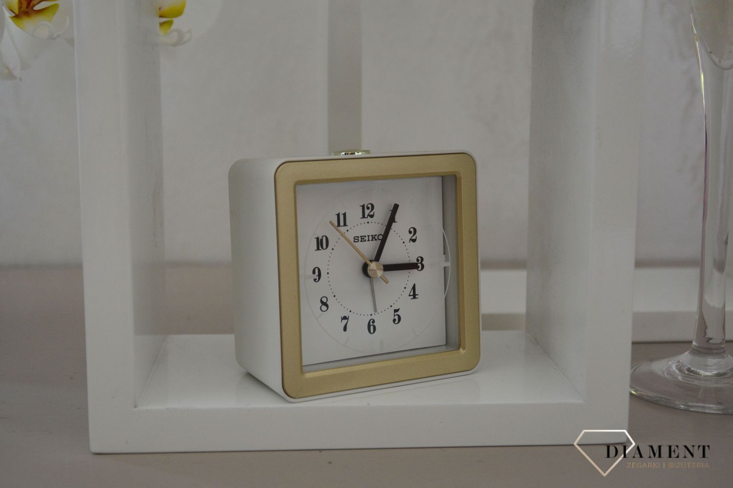 Budzik klasyczny QHE082W biały cichy mechanizm.jpg