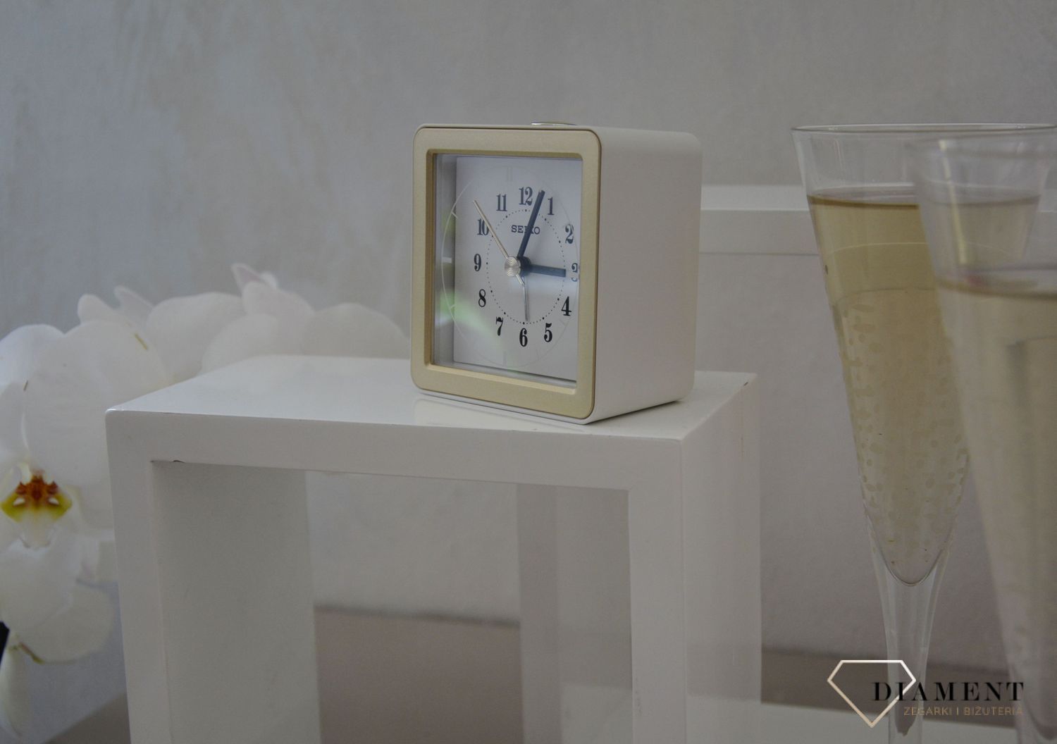 Budzik klasyczny QHE082W biały cichy mechanizm.jpg