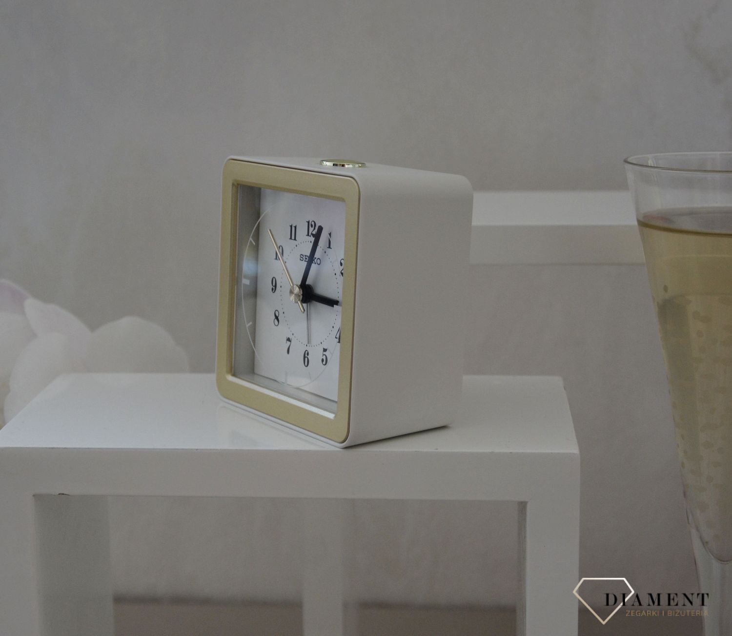 Budzik klasyczny QHE082W biały cichy mechanizm.jpg