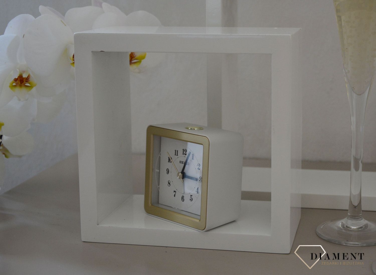 Budzik klasyczny QHE082W biały cichy mechanizm.jpg