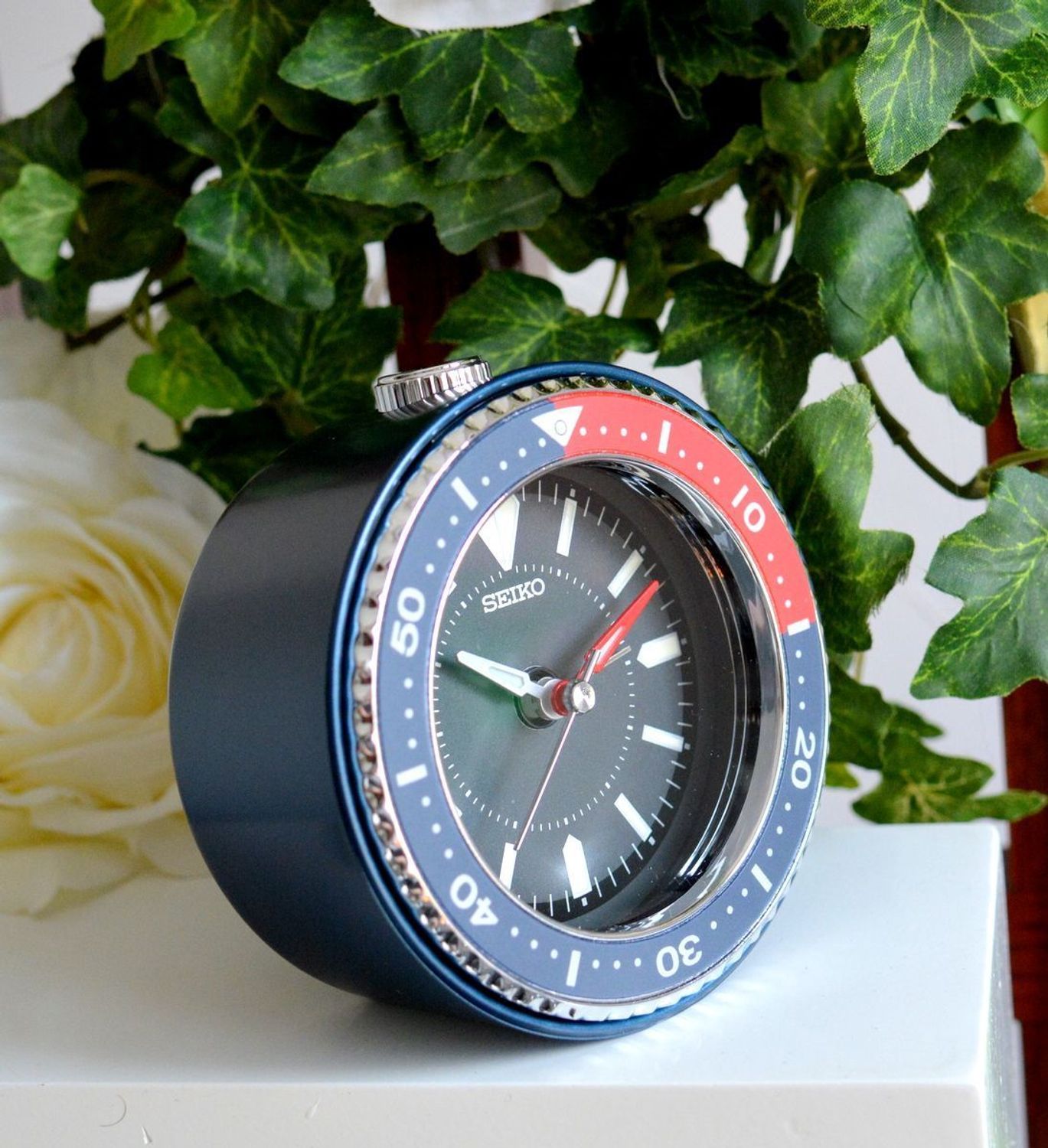 Nowoczesny budzik SEIKO QHE184E.jpg