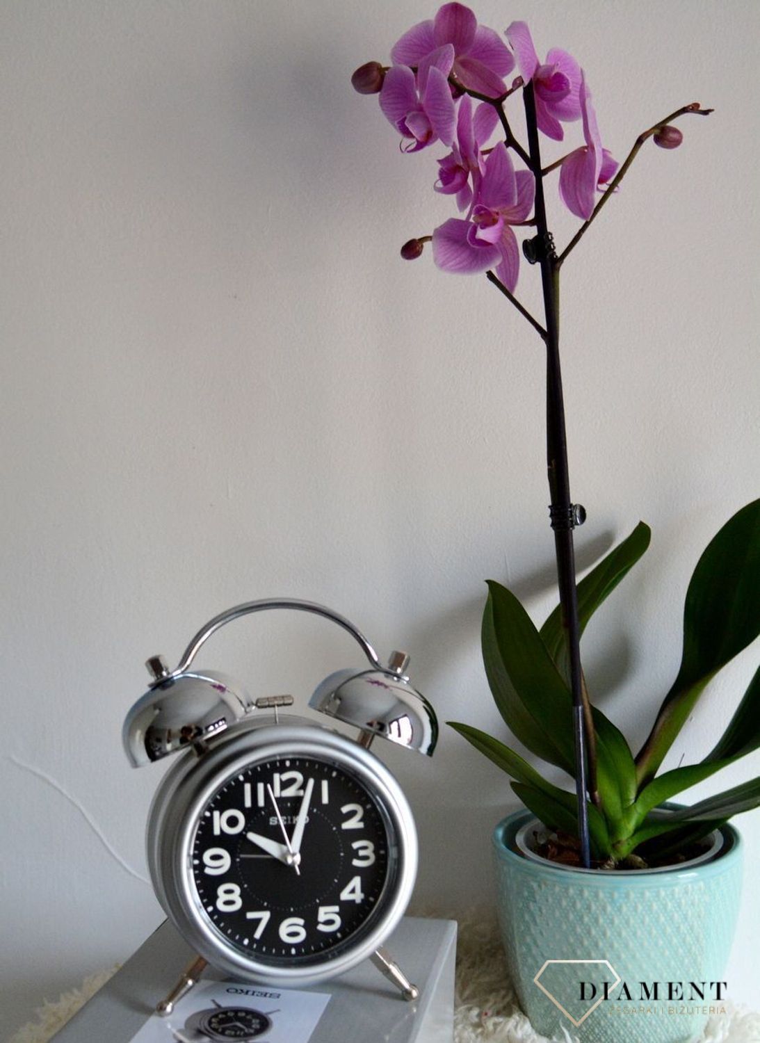 Budzik retro marki SEIKO QHK051A cichy mechanizm, głośny alarm.jpg