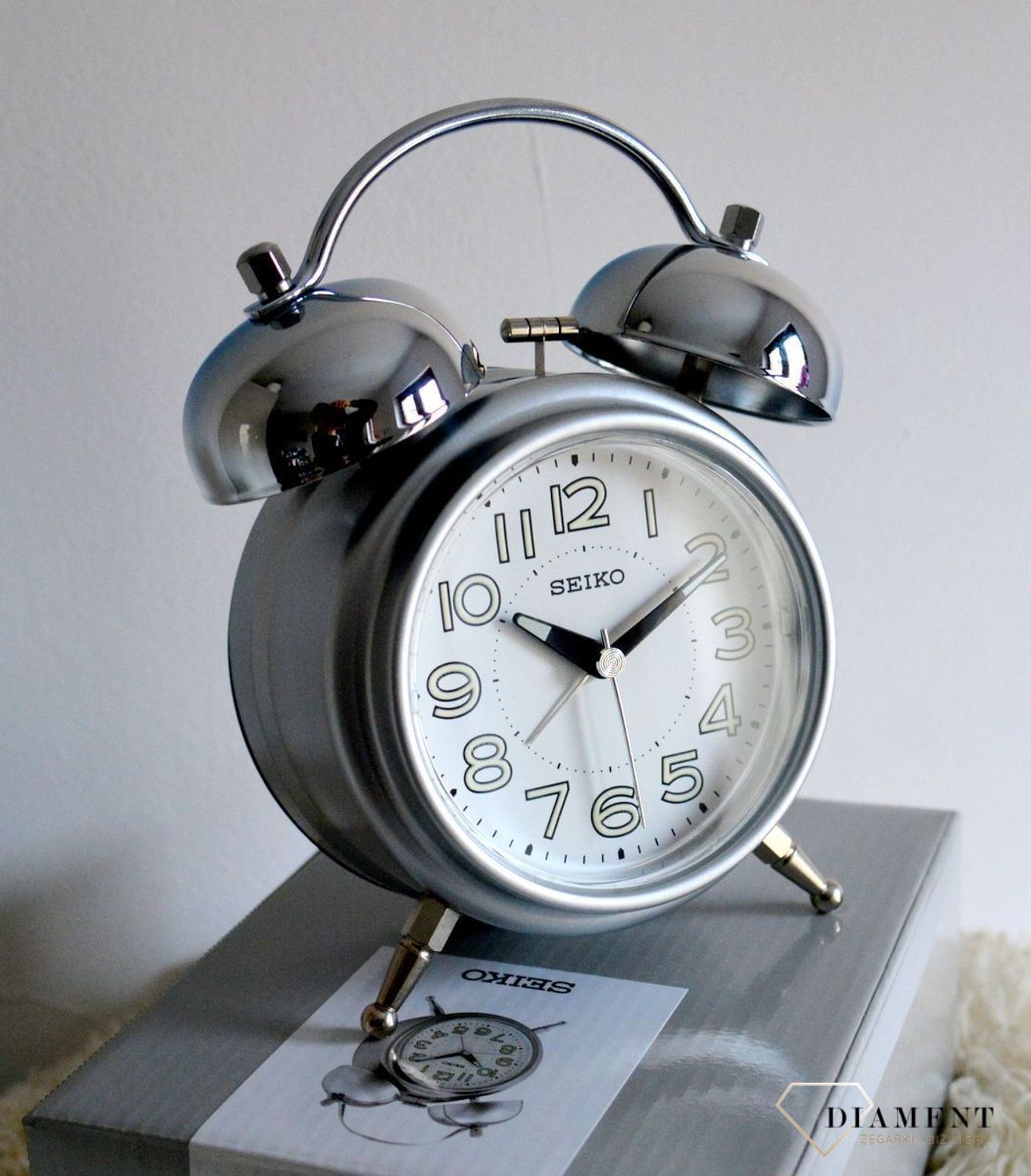 Budzik retro marki SEIKO QHK051S cichy mechanizm, głośny alarm.jpg