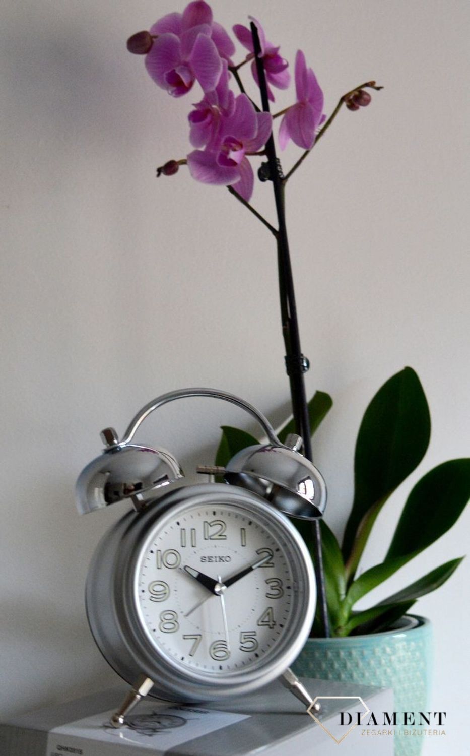 Budzik retro marki SEIKO QHK051S cichy mechanizm, głośny alarm.jpg