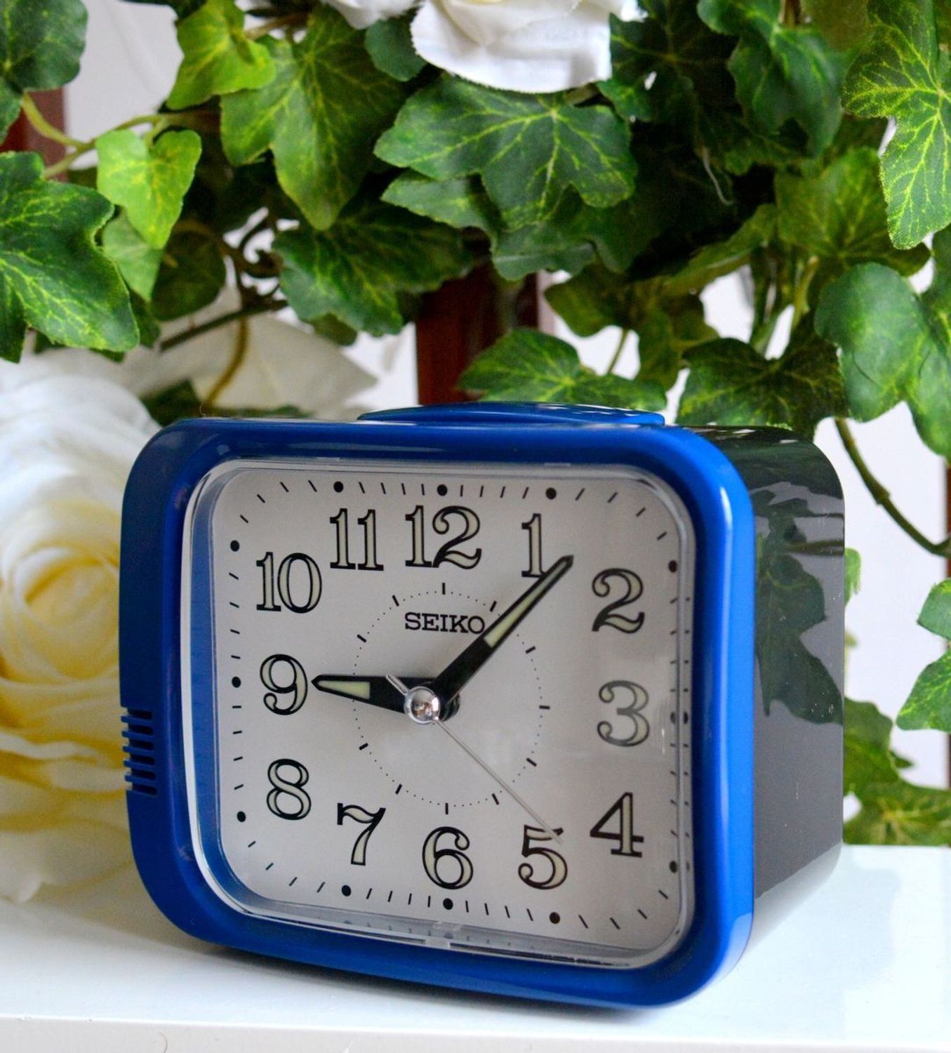 Budzik SEIKO klasyczny z mechanicznym dzwonkiem Granatowy QHK058L.jpg