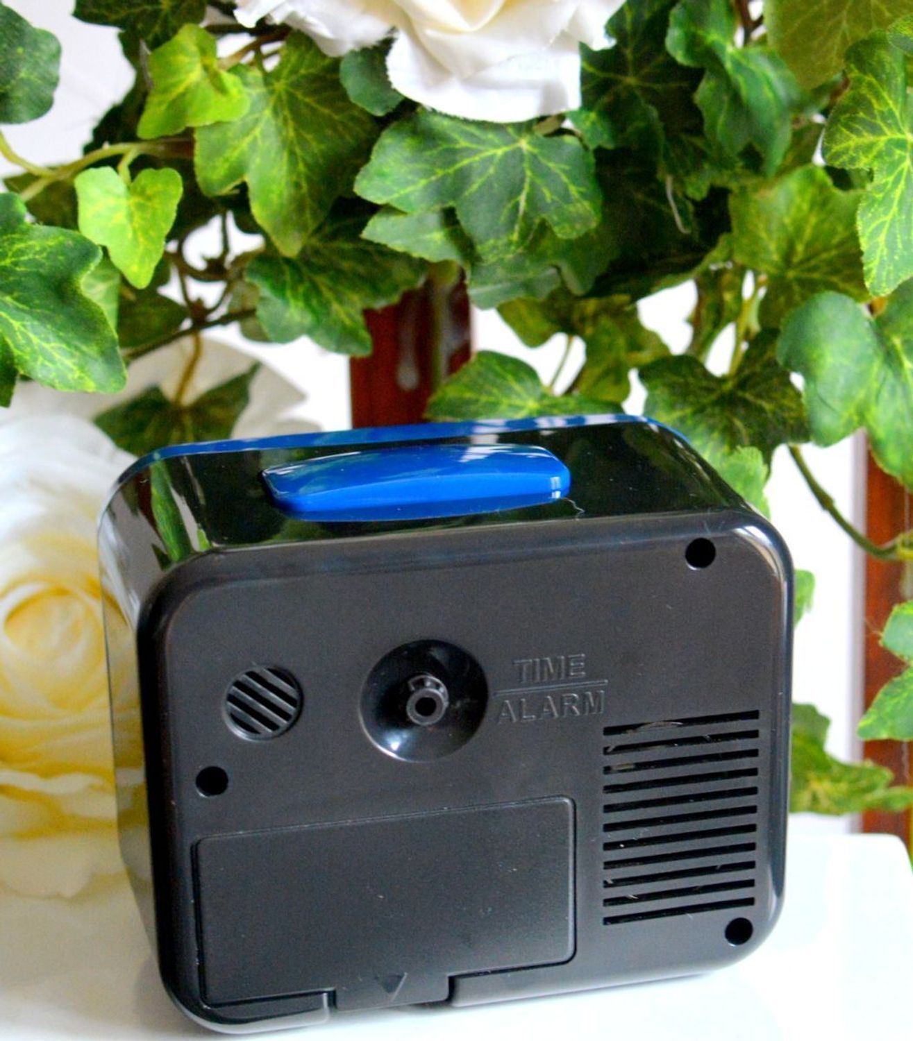 Budzik SEIKO klasyczny z mechanicznym dzwonkiem Granatowy QHK058L.jpg