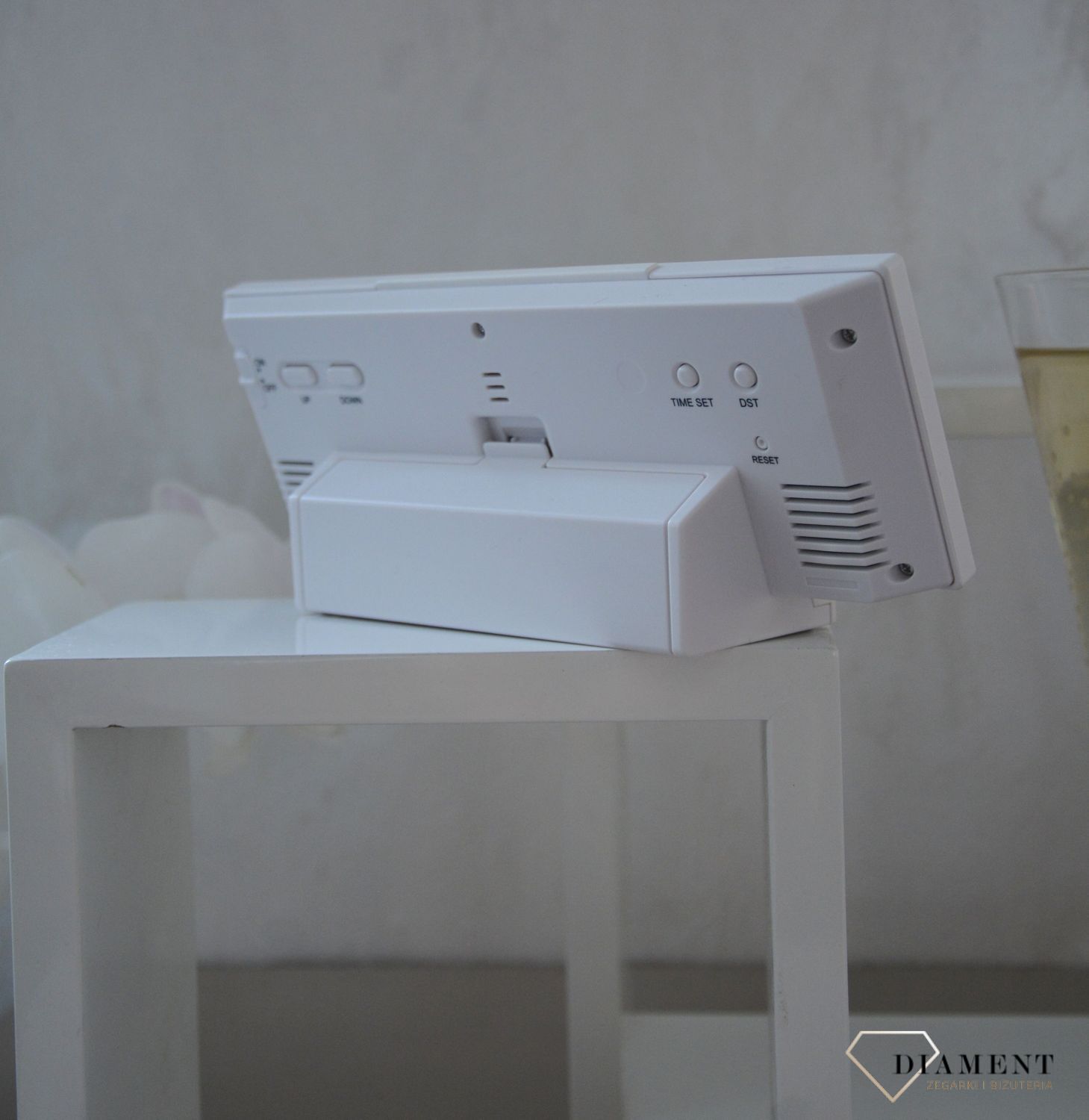 budzik Seiko, Budzik eletroniczny, biały budzik na biurko QHL072W.jpg