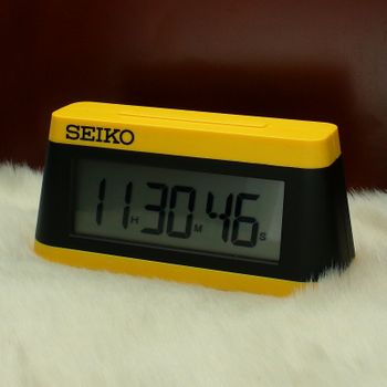 Budzik cyfrowy Seiko QHL091Y z minutnikiem, stoperem i kalendarzem – 13x9 cm, podświetlany yellow.jpg