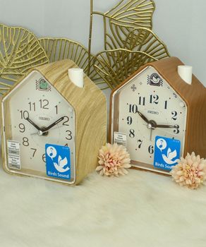 Budzik Seiko QHP011B z kukułką - śpiew ptaków, regulacja głośności, drzemka i podświetlenie  8,5x11 cm birds.jpg