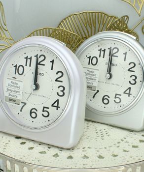 Budzik Seiko QHR204S sterowany radiowo, drzemka, podświetlenie fashion.jpg