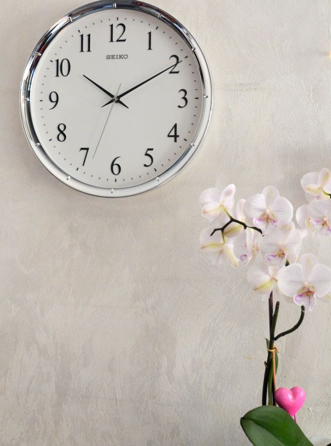 Zegar ścienny Seiko QXA417S 31 cm – srebrny, płynąca wskazówkav.jpg