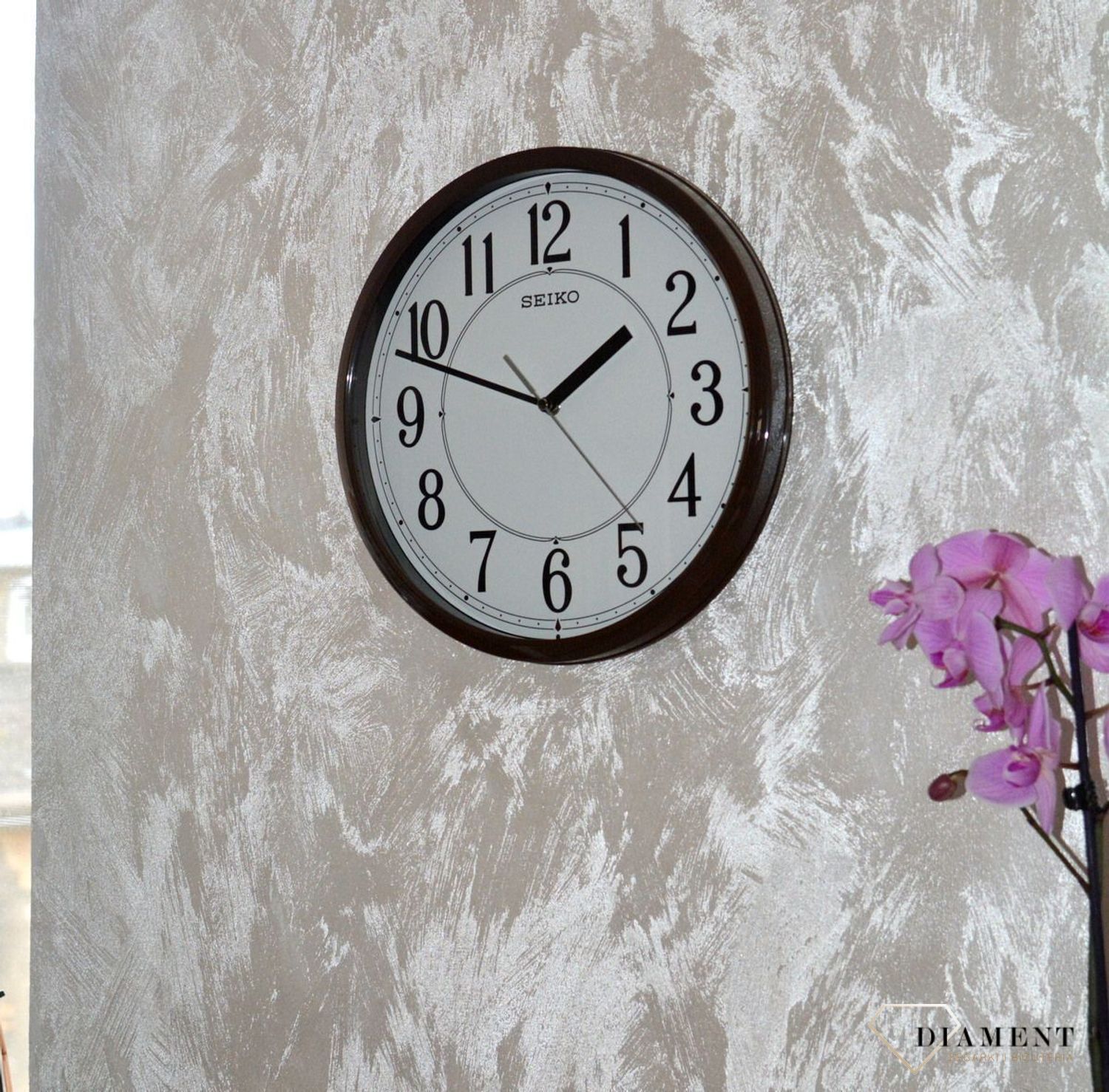 Zegar na ścianę czarny Seiko QXA756B Cichy mechanizm.jpg