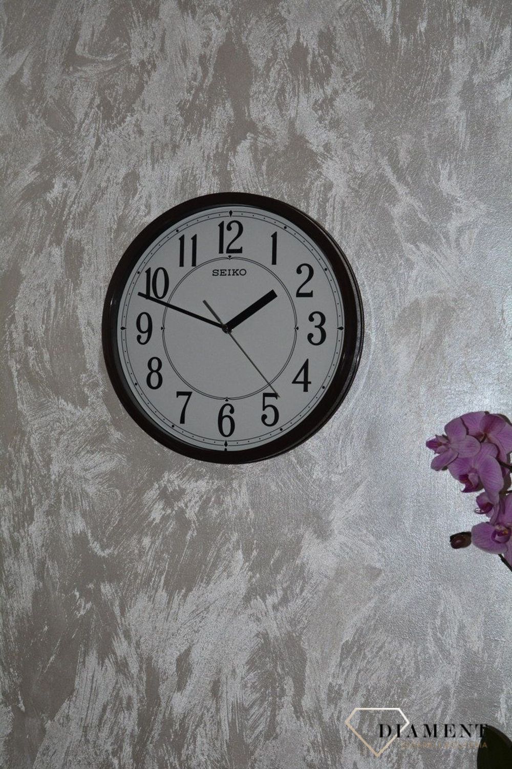 Zegar na ścianę czarny Seiko QXA756B Cichy mechanizm.jpg
