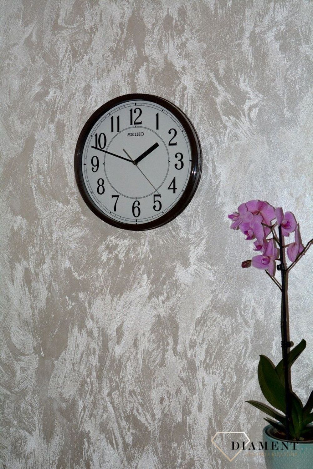Zegar na ścianę czarny Seiko QXA756B Cichy mechanizm.jpg