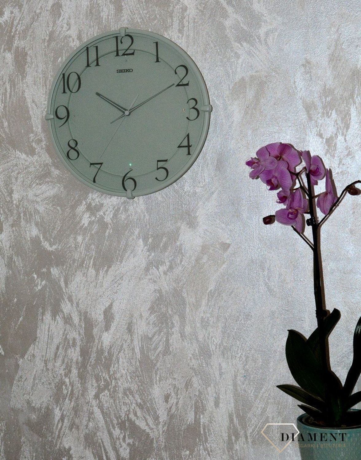 Zegar ścienny SEIKO 30 cm QXA778M Jasny.jpg