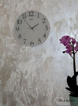 Zegar ścienny SEIKO 30 cm QXA778W Pastelowa biel. Tarcza zegara w kolorze pastelowej bieli z wyraźnymi szarymi cyframi arabskimi (4).JPG