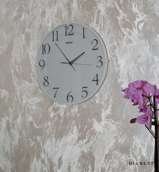 Zegar ścienny SEIKO 30 cm QXA778W Pastelowa biel. Tarcza zegara w kolorze pastelowej bieli z wyraźnymi szarymi cyframi arabskimi (6).JPG