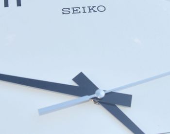 Zegar na ścianę do salonu drewniany Seiko ✓Zegar ścienny Seiko✓Zegary ścienne ✓Zegar ścienny srebrny ✓Nowoczesne zegary (4).JPG