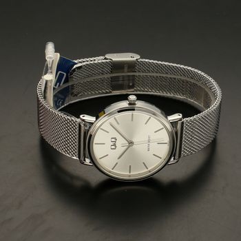 Zegarek damski na bransolecie QQ QZ84-201 (3).jpg