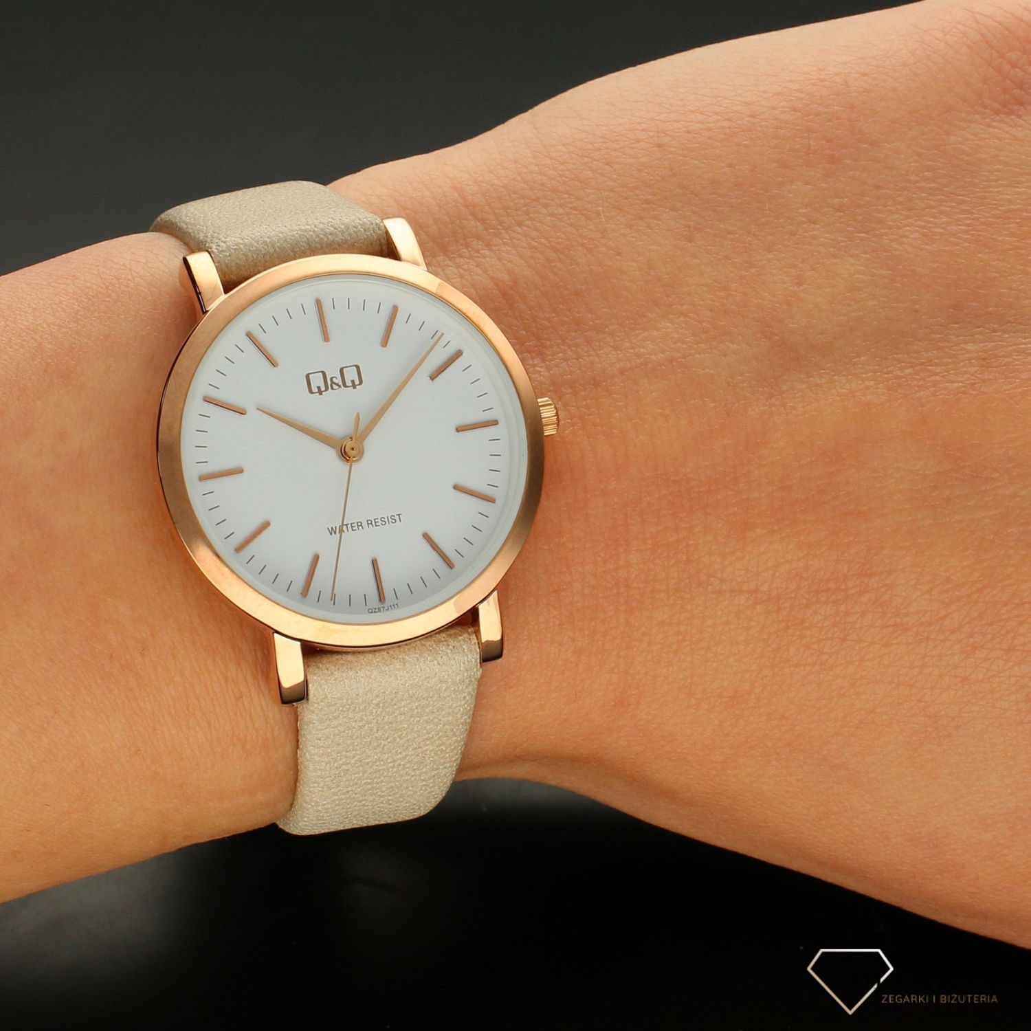 Zegarek damski na pasku QQ QZ87-111.jpg